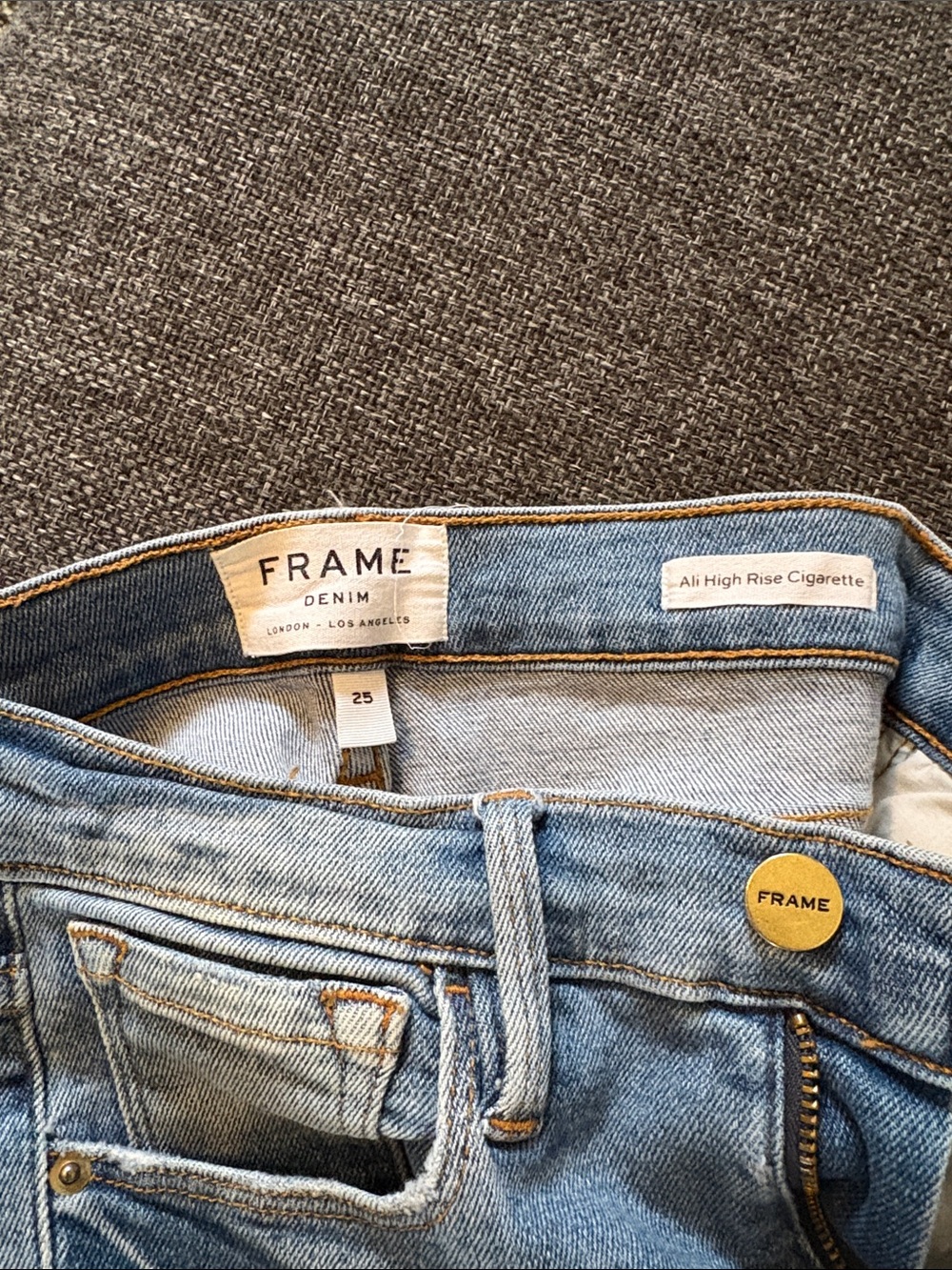 Frame Denim Light Blue Skinny Jeans with Distressed Knee - Picture 2 of 2